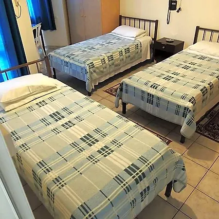 Delphi Hotel *
